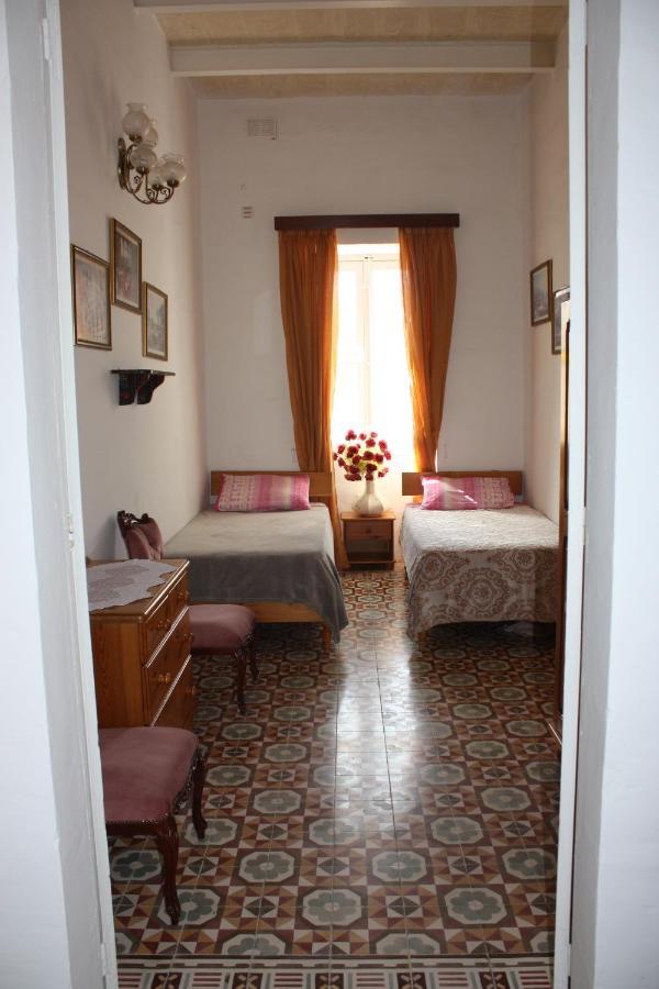 Homestay Vertical Climbing Malta Qrendi